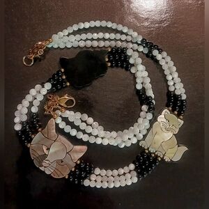 Rare VTG 1980s 1990s LEE SANDS Mother of Pearl Beaded Three Strand Cat Necklace